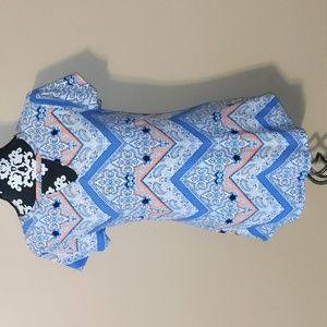 NWT Jrs. Joe Boxer S/S top w/geometric design and keyhole neckline Sz La…